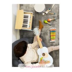 Gitarre Groovy Beats - Small Foot Company -Modell Spielzeug Für Kinder 12253 legler small foot gitarre groovybeats guitare groovy beats jeu jouet bois musique vibrato cordes partition enfant chambre